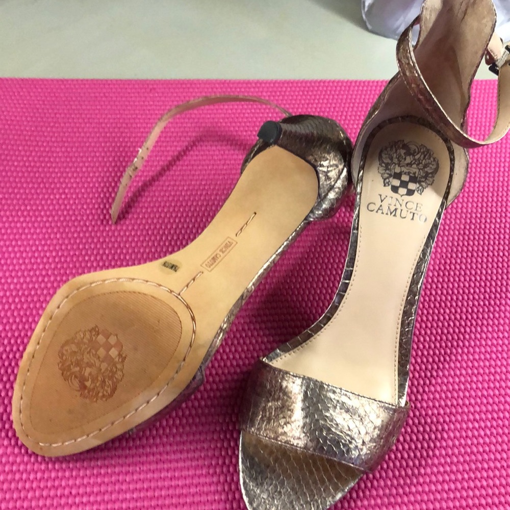 Shoes - Picture 2 of 4